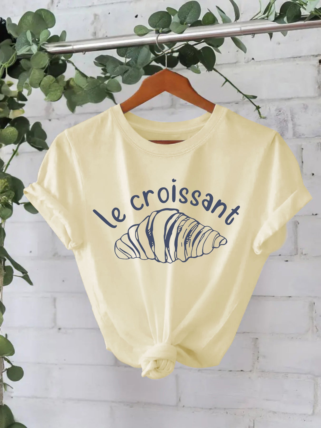 Short sleeved womenShort sleeved women